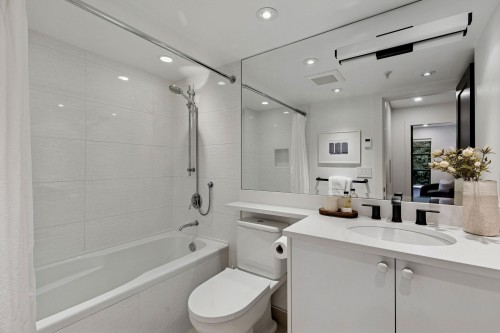 104-2119 Yew Street, Vancouver, BC 