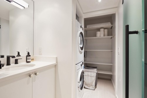 104-2119 Yew Street, Vancouver, BC 