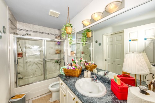 826 13Th Street E, North Vancouver, BC 