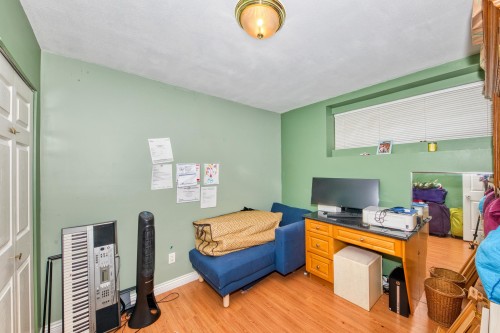 826 13Th Street E, North Vancouver, BC 