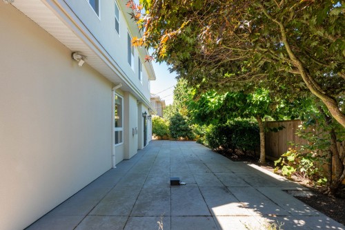 7451 Bates Road, Richmond, BC 