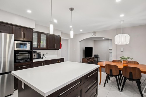 6080 Granville Avenue, Richmond, BC 