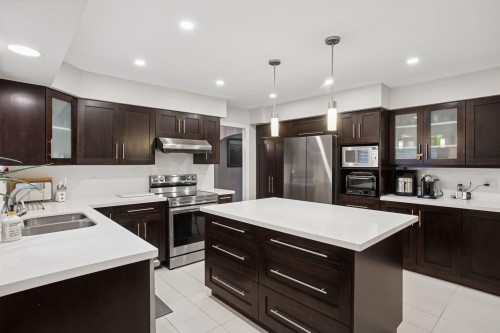 6080 Granville Avenue, Richmond, BC 