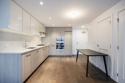 806-8155 Capstan Way, Richmond, BC 