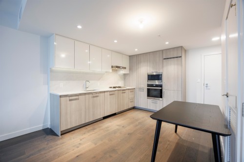 806-8155 Capstan Way, Richmond, BC 