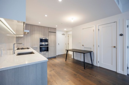 806-8155 Capstan Way, Richmond, BC 