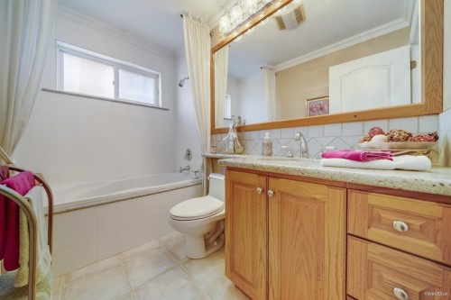 1627 34Th Avenue E, Vancouver, BC 