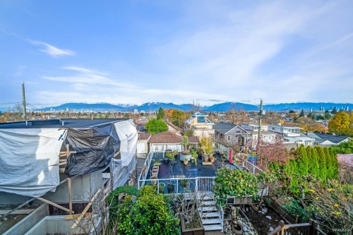 1627 34Th Avenue E, Vancouver, BC 