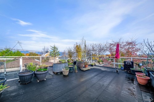 1627 34Th Avenue E, Vancouver, BC 