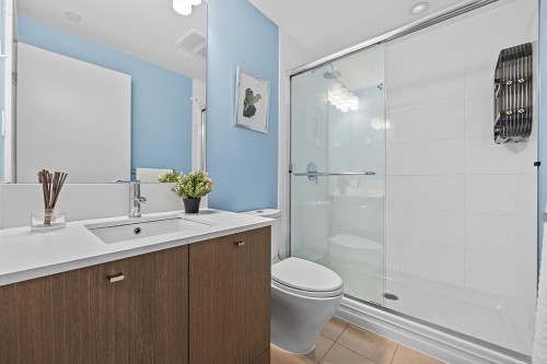 2011-5511 Hollybridge Way, Richmond, BC 