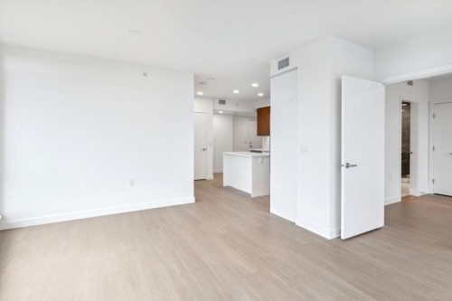 1808-7683 Park Crescent, Burnaby, BC 