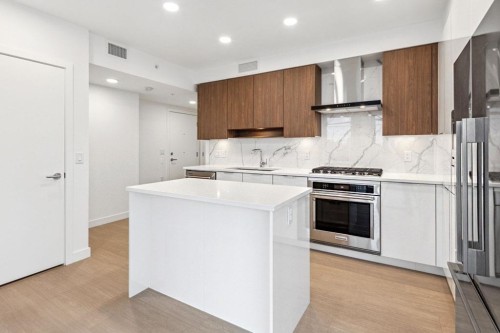 1808-7683 Park Crescent, Burnaby, BC 