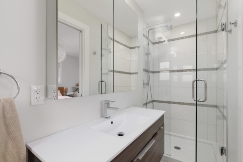 919 27Th Avenue E, Vancouver, BC 