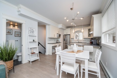 201-3488 Sefton Street, Port Coquitlam, BC 