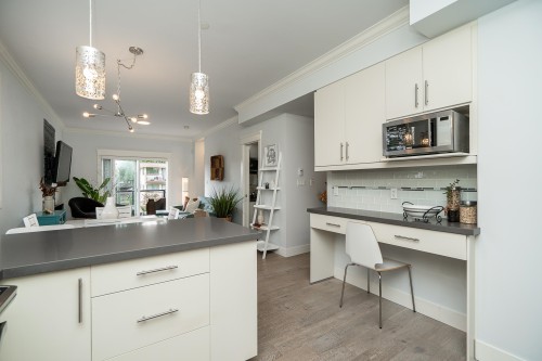 201-3488 Sefton Street, Port Coquitlam, BC 