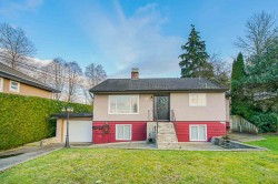 7774 Berkley Street  Burnaby, BC V5E 2J7