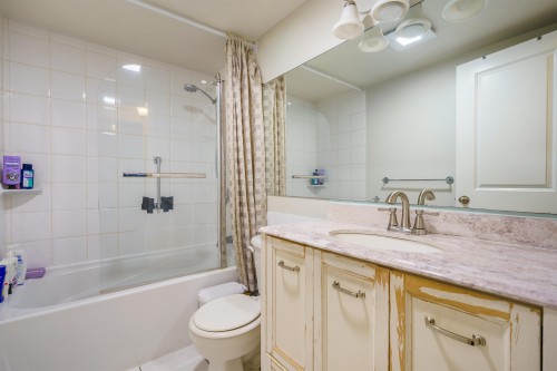 304-327 2Nd Street W, North Vancouver, BC 