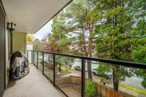 304-327 2Nd Street W, North Vancouver, BC 