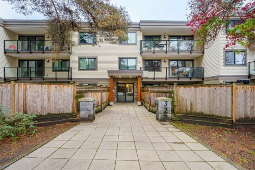 304-327 2Nd Street W, North Vancouver, BC 