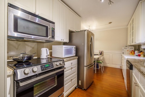 304-327 2Nd Street W, North Vancouver, BC 