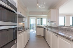 16C-328 Taylor Way  North Vancouver, BC V3H 0N7