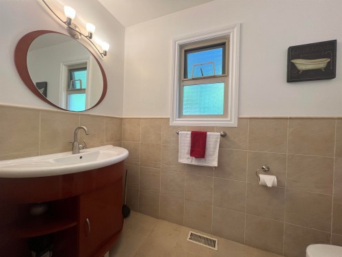 3791 Southridge Avenue, West Vancouver, BC 