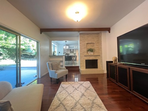 3791 Southridge Avenue, West Vancouver, BC 