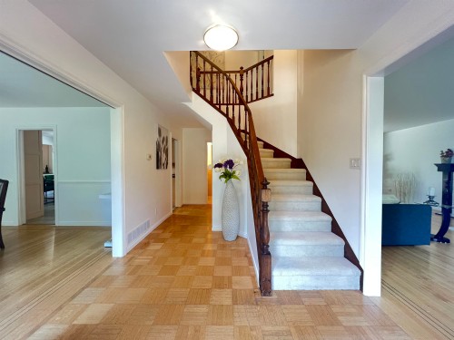 3791 Southridge Avenue, West Vancouver, BC 