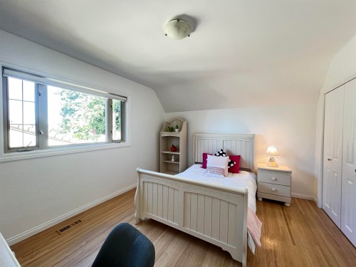 3791 Southridge Avenue, West Vancouver, BC 