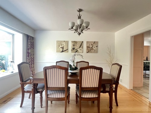 3791 Southridge Avenue, West Vancouver, BC 