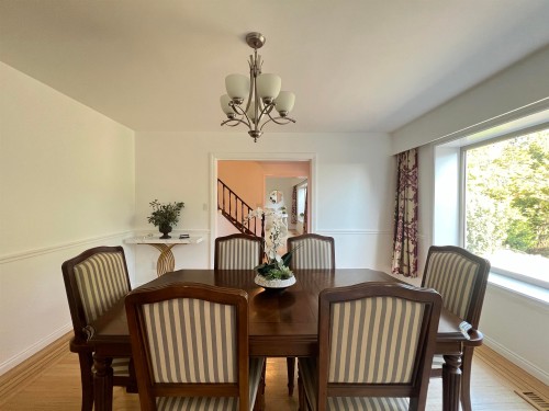 3791 Southridge Avenue, West Vancouver, BC 