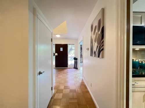 3791 Southridge Avenue, West Vancouver, BC 