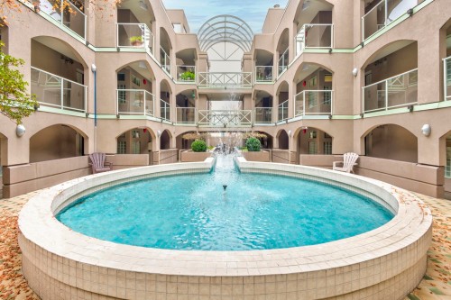 204-1082 8Th Avenue W, Vancouver, BC 