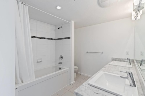 305-3156 Dayanee Springs Blvd, Coquitlam, BC 