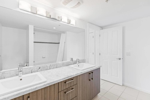 305-3156 Dayanee Springs Blvd, Coquitlam, BC 