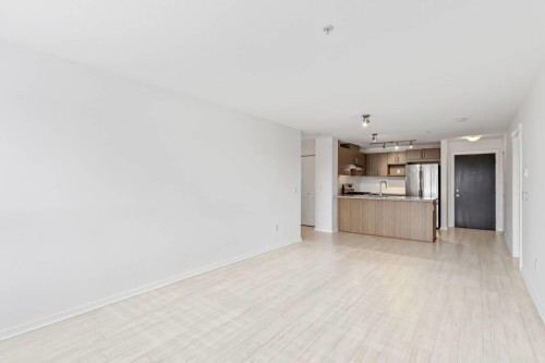 305-3156 Dayanee Springs Blvd, Coquitlam, BC 