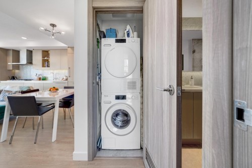 2006-89 Nelson Street, Vancouver, BC 