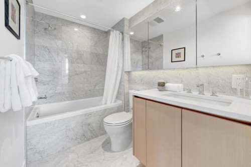 2006-89 Nelson Street, Vancouver, BC 