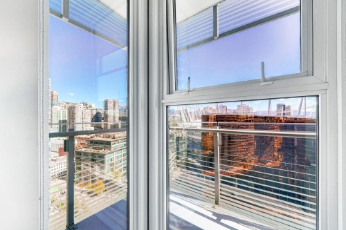 2006-89 Nelson Street, Vancouver, BC 