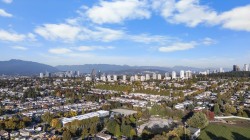 3-2808 48th Ave E Vancouver, BC V5S 1G9