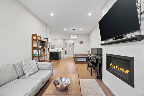 908 17Th Avenue E, Vancouver, BC 