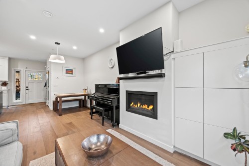 908 17Th Avenue E, Vancouver, BC 