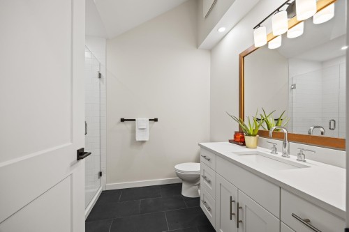 908 17Th Avenue E, Vancouver, BC 