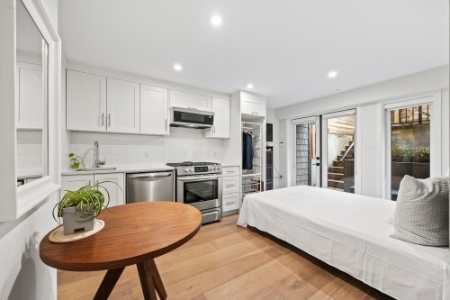 908 17Th Avenue E, Vancouver, BC 