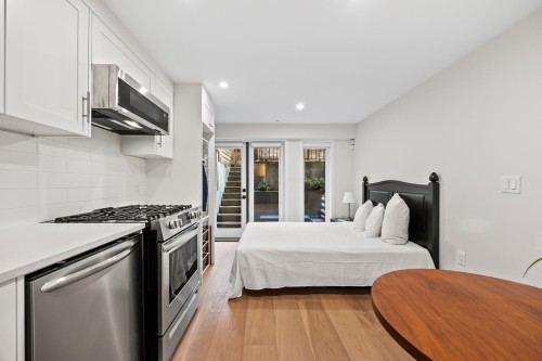 908 17Th Avenue E, Vancouver, BC 