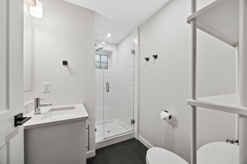 908 17Th Avenue E, Vancouver, BC 