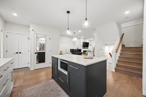 908 17Th Avenue E, Vancouver, BC 