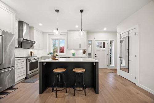 908 17Th Avenue E, Vancouver, BC 