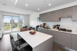 609-3833 Evergreen Place  Burnaby, BC V3J 0M2