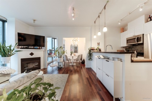 2104-928 Richards Street, Vancouver, BC 